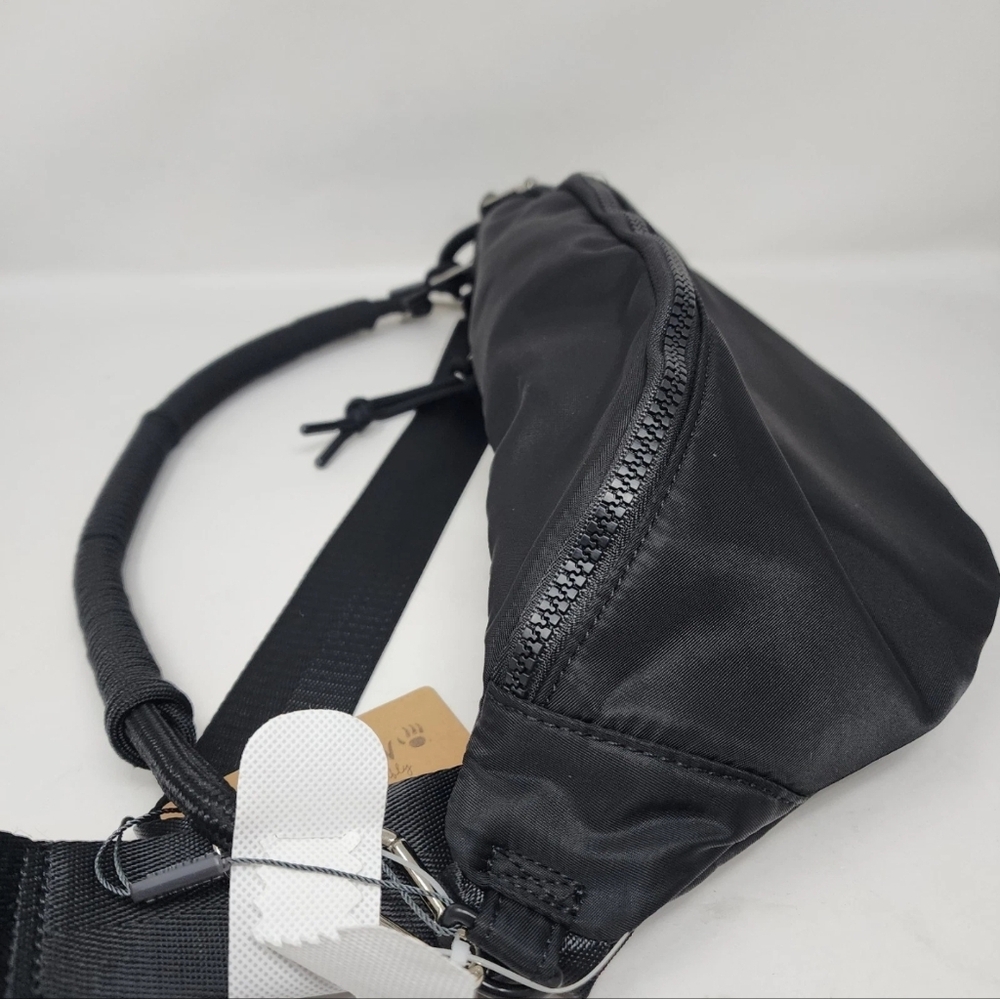 BearPaw Black Fanny Pack - Picture 3 of 8